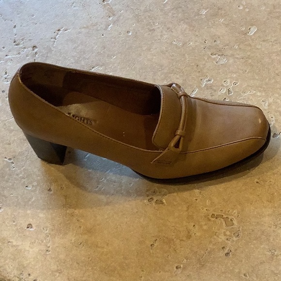 CAMEL TAN Pumps Shoes 3” heel by High Lights Size 6 Style Jody Moc - Picture 3 of 4